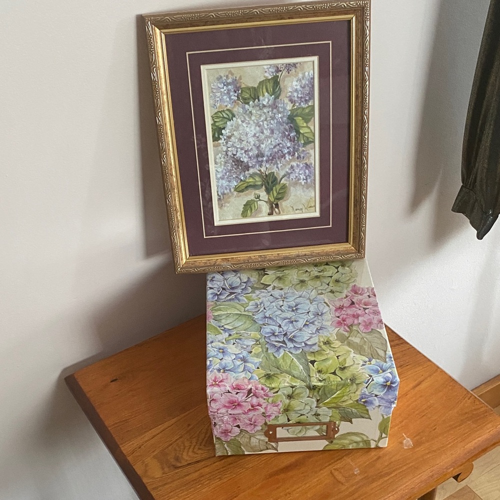 Floral Framed Print and Decorative Box with Hydrangea Design
